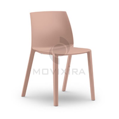 Cadeira em Plástico Dora